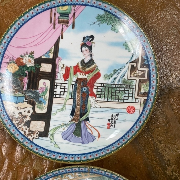 Zhao Huimin’s Porcelain  Beauties Of The Red Mansion Plates Set of 4 - Picture 7 of 10